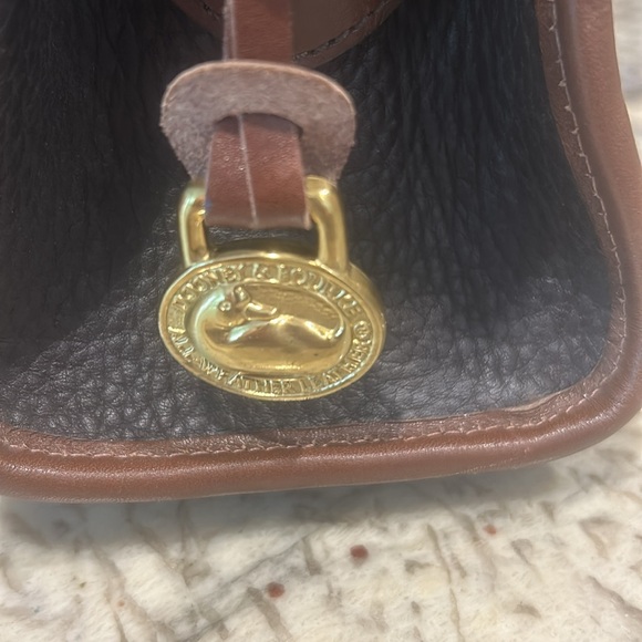 Vintage Dooney & Bourke Leather crossbody - Picture 6 of 11